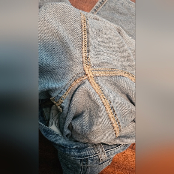 American Eagle Womens Straight Mom Jeans Size 0 Regular Light Destroy Distressed - Picture 16 of 16